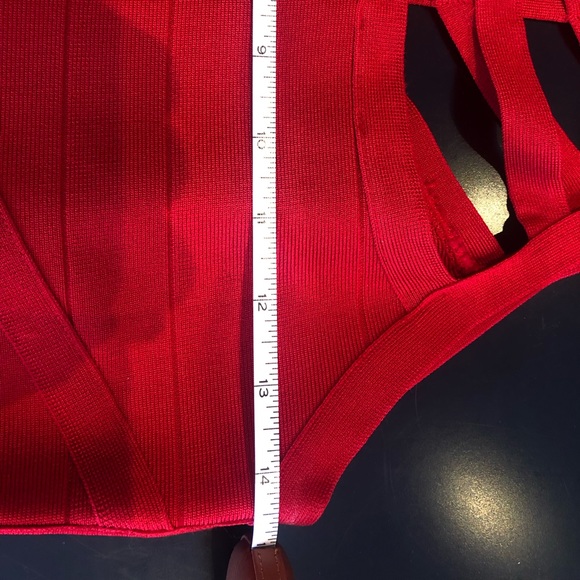 RED BANDAGE BEBE DRESS SIZED MEDIUM - Picture 3 of 7